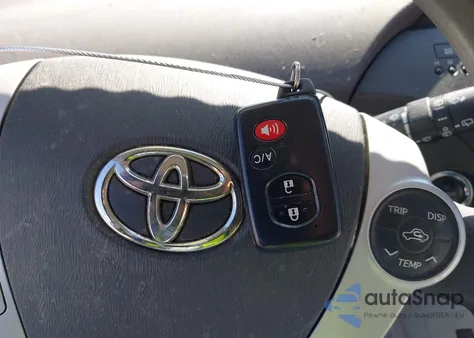 2010 Toyota Prius Iii z USA, uszkodzony, nr VIN JTDKN3DU1A0203201